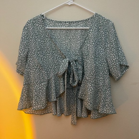 Shein All Over Print Tie Front Top - Picture 1 of 3